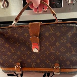 Vintage authentic Louis Vuitton Dr bag style handbag